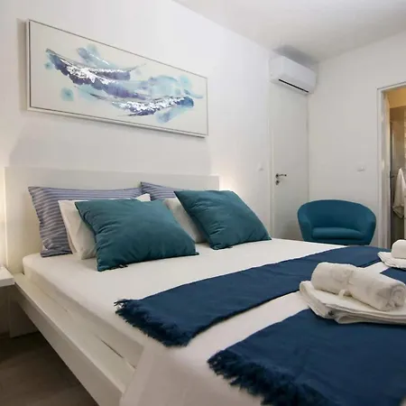 Secluded Oasis With Pool, Outdoor Kitchen, & Landscaped Terraces - Three Bedroom * Supetar