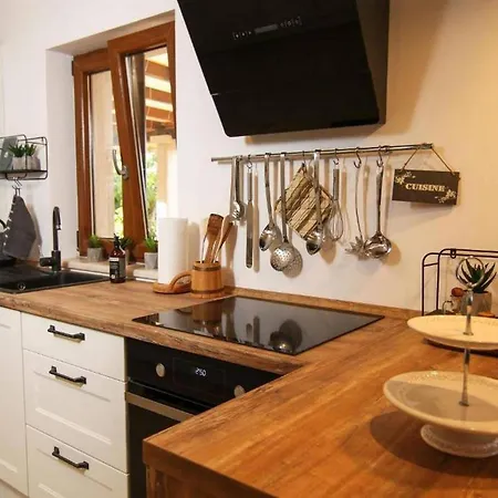Villa Secluded Oasis With Pool, Outdoor Kitchen, & Landscaped Terraces - Three Bedroom